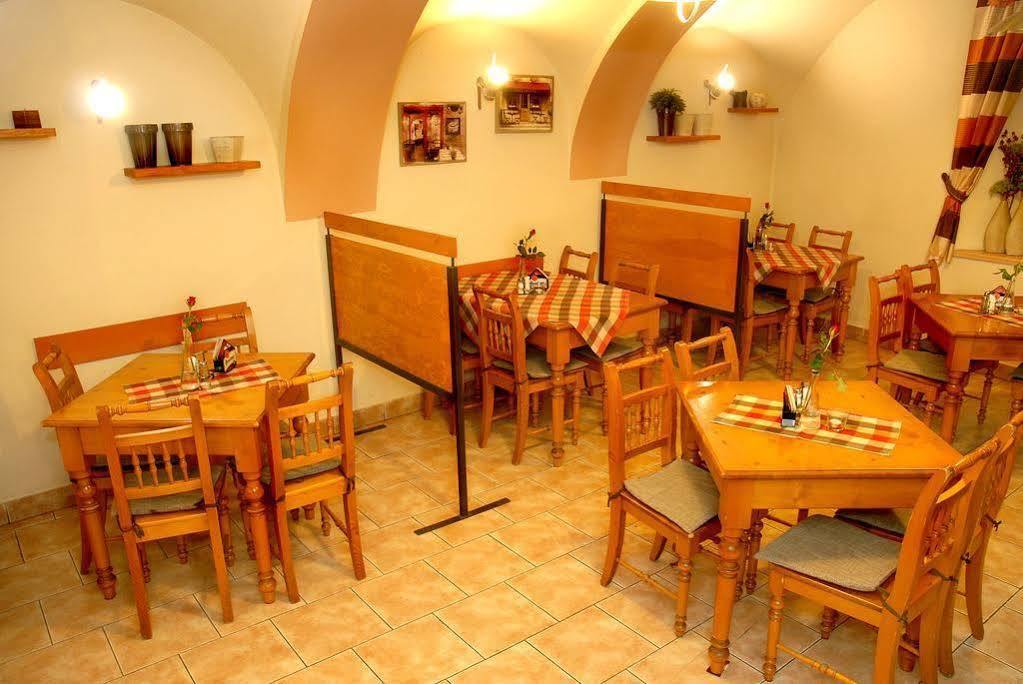 Hotel Posta Sobotka Exterior photo